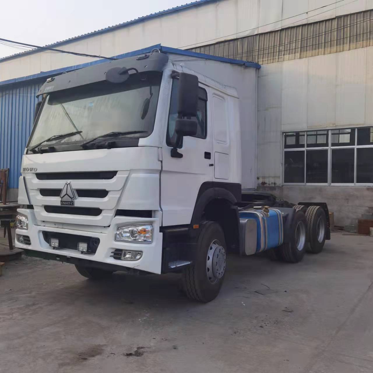 出口非洲车型豪沃牵引车头 howo九成新豪沃拖车头 拖车平板-阿里巴巴