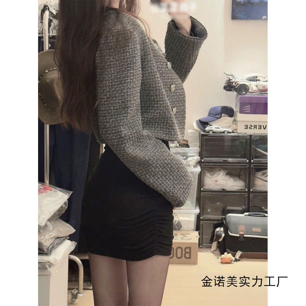 黑色纯欲v领褶皱连衣裙女辣妹秋秋后妈包臀裙子冬季紧身内搭短裙