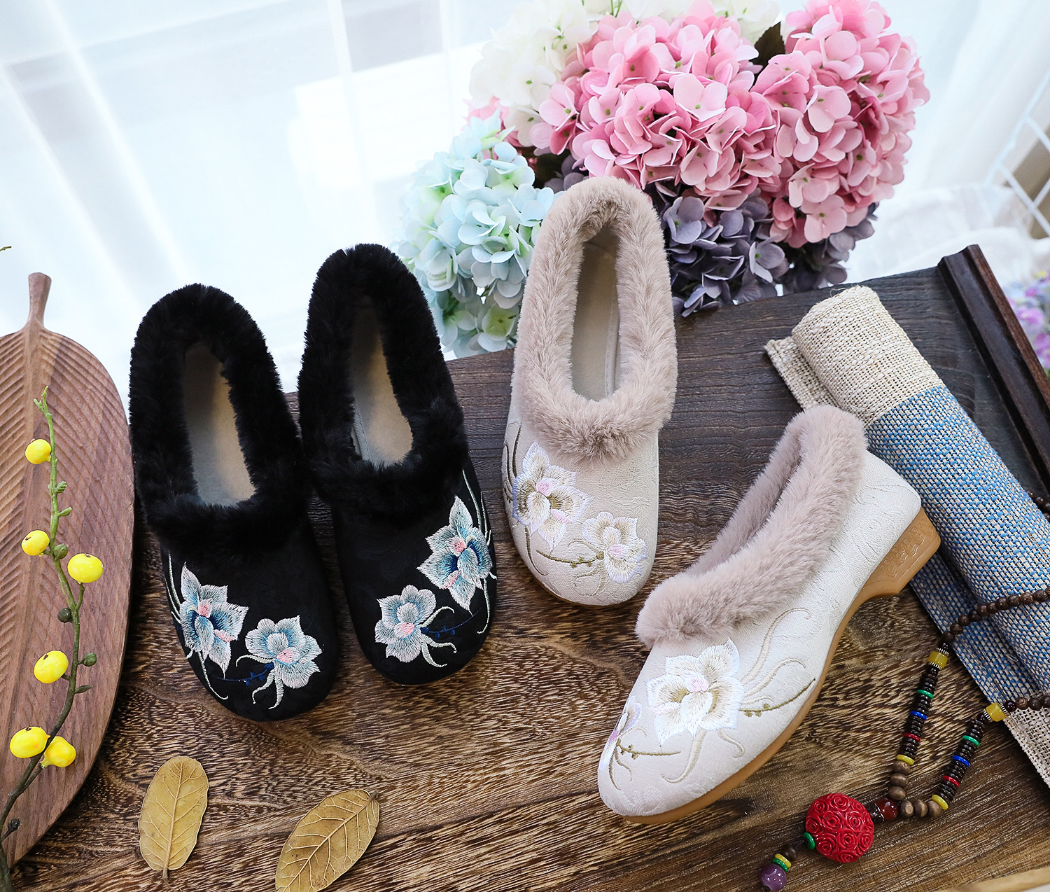 雅歆棉鞋 低跟女圆头民族风绣花鞋时尚保暖牛筋底毛口棉拖鞋