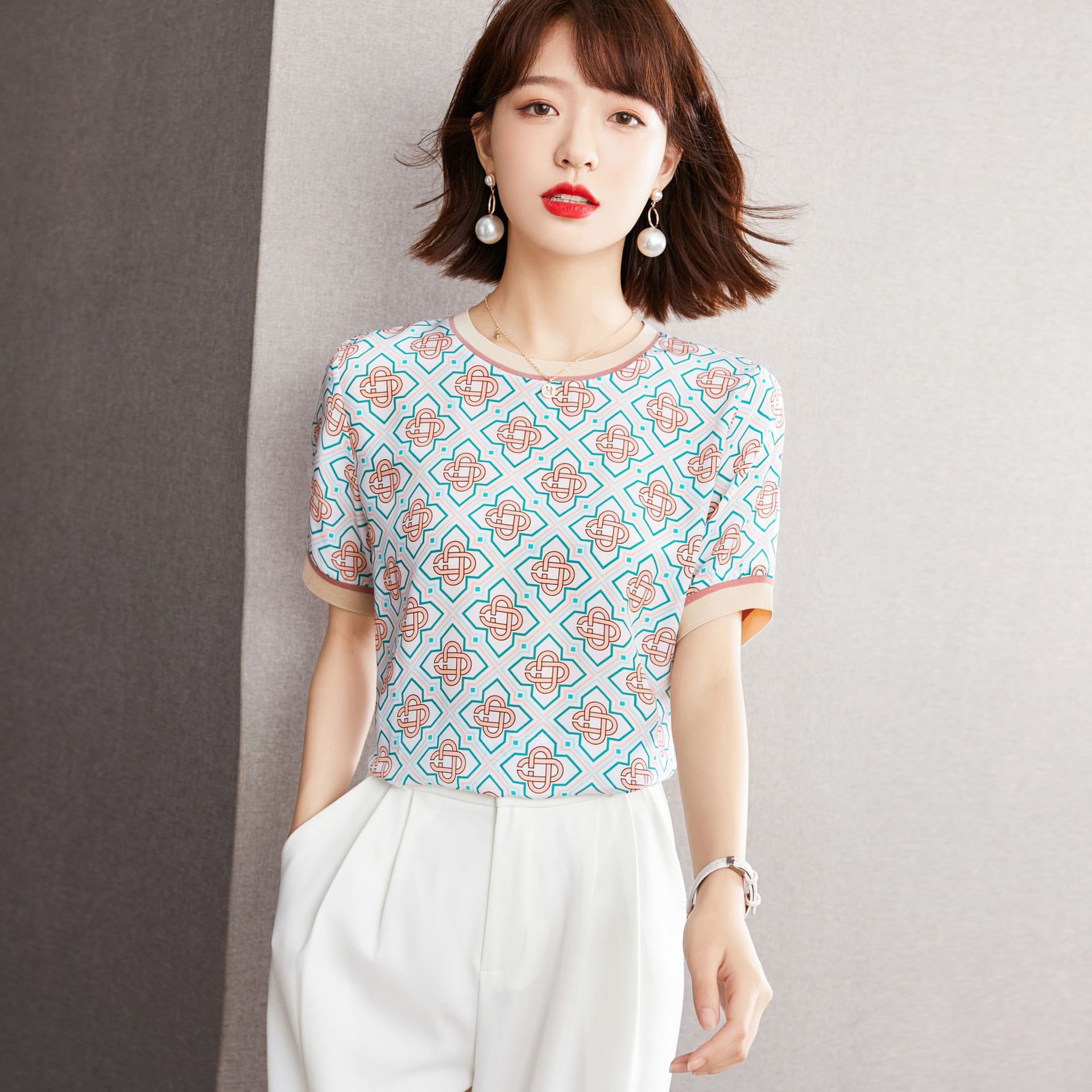 2022年新款夏季时尚短袖t恤女装高档真丝上衣格子印花夏装小衫