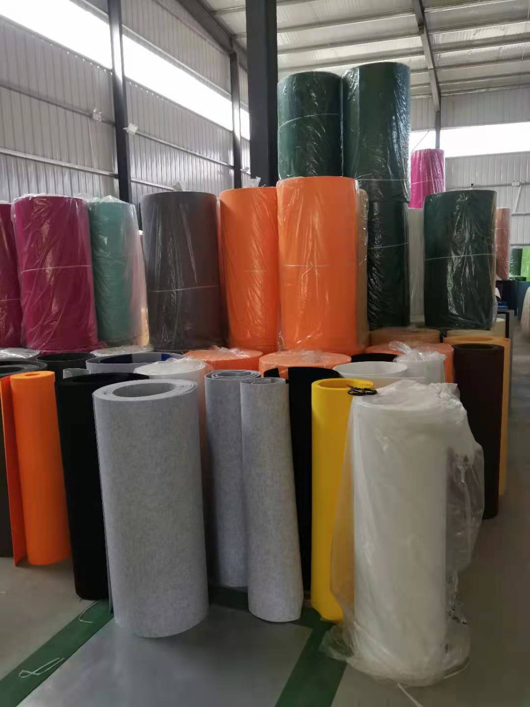 供应彩色毛毡毛毡布毛毡不织布针刺布无纺布门贴墙贴毛毡布