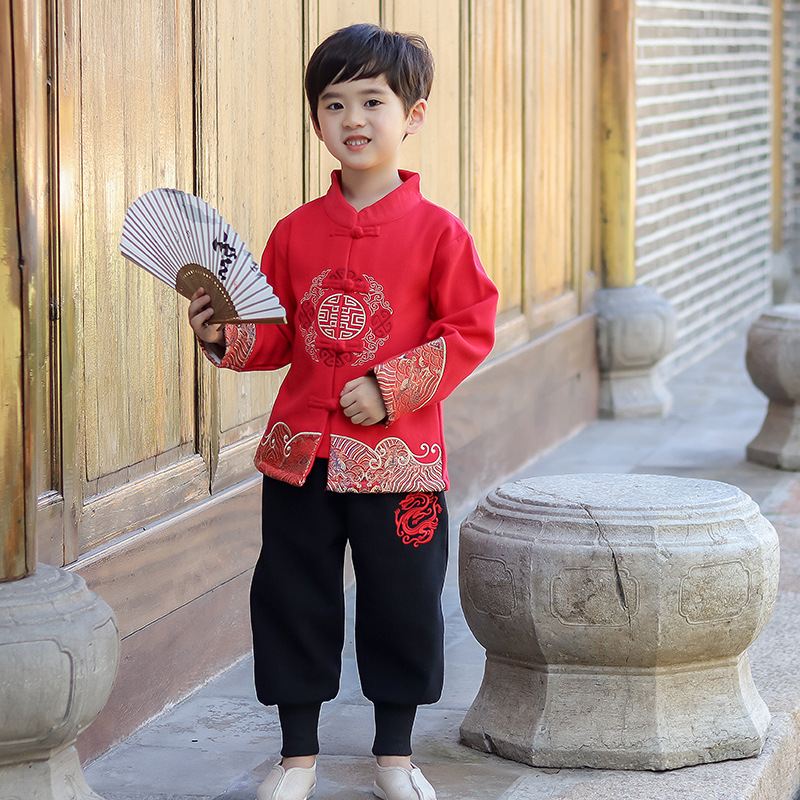 重庆小男孩红衣图片