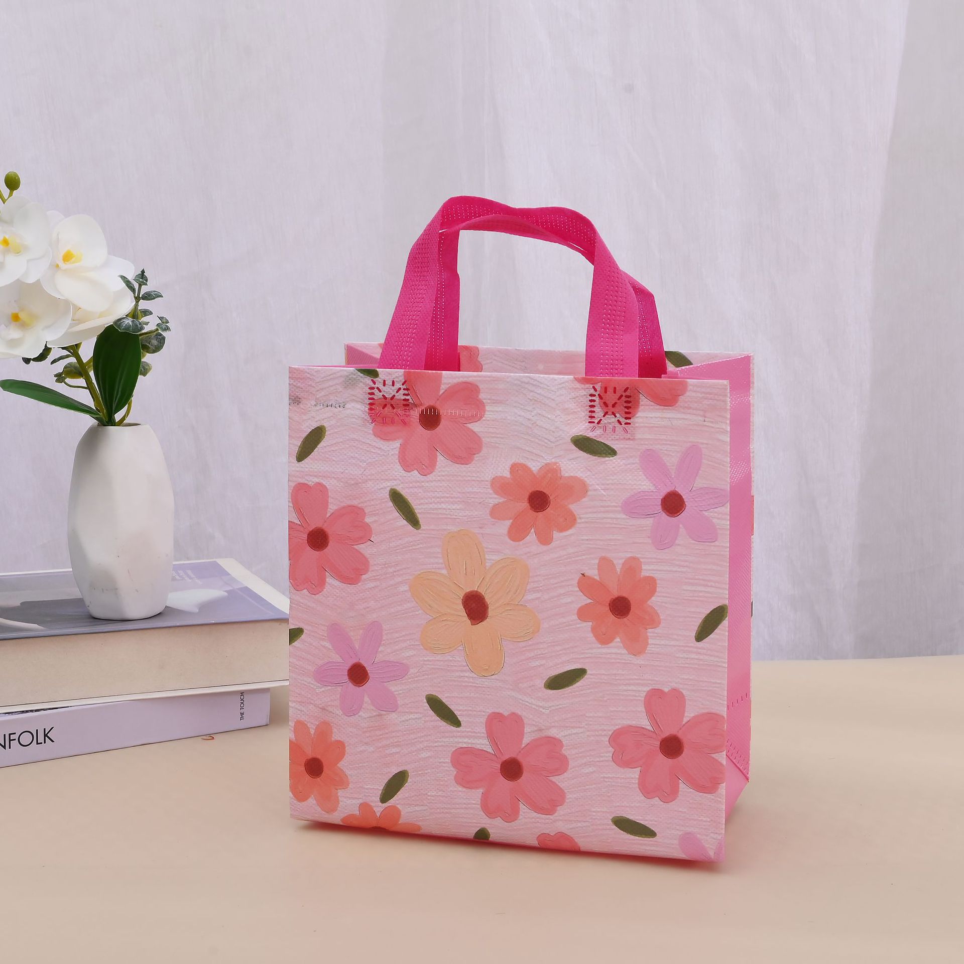 Environmentally Friendly Printed Packaging Bag Ins Colored Flowers Handbag Holiday Non-Woven Gift Bag Gift Shopping Bag