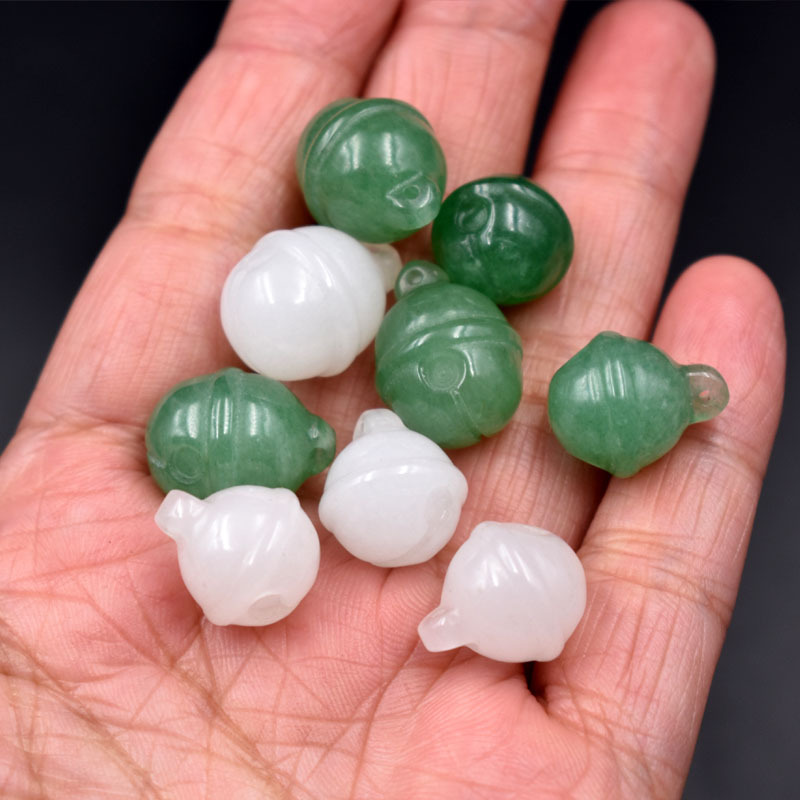 天然东陵玉 新疆白玉铃铛小吊坠 多规格diy手链耳环包坠配饰批发