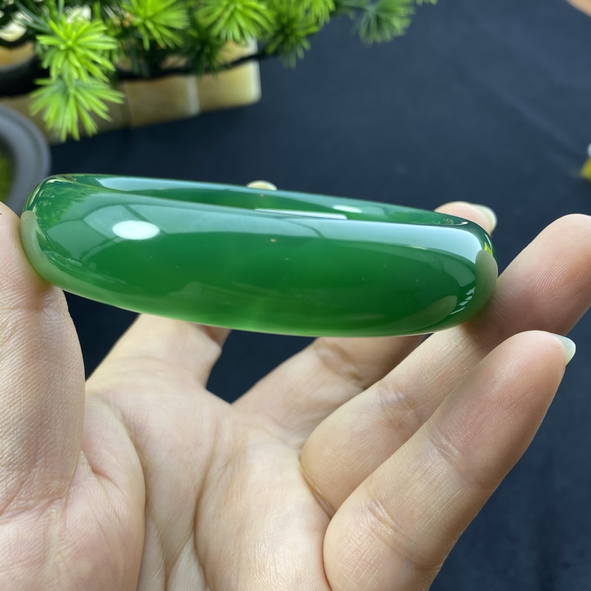 巴西帝王绿玉髓手镯女款玛瑙玉石玉镯子少女翡翠色a货冰种满绿镯