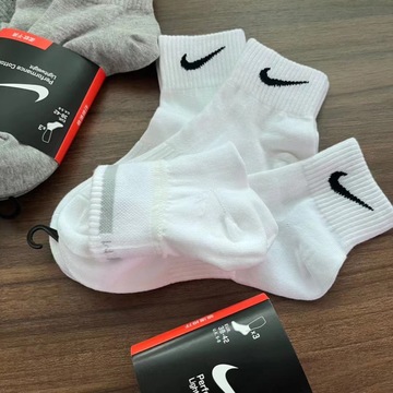 正品nike耐克袜子男女袜中筒纯棉春秋款运动袜篮球跑步常规款黑白