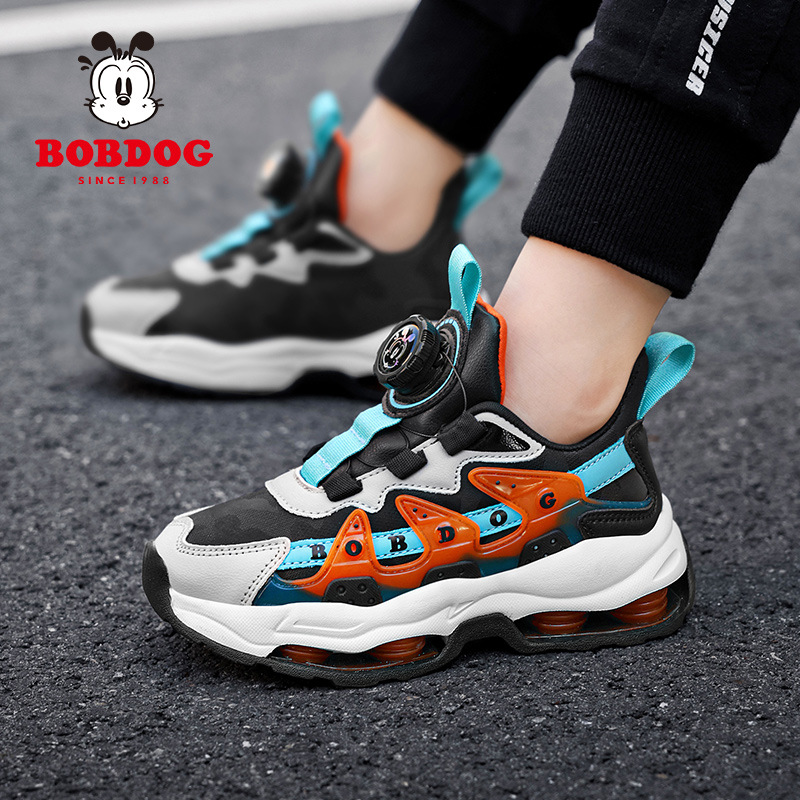巴布豆童鞋男童运动鞋2024秋冬新款旋转纽扣皮面跑步儿童弹簧鞋子