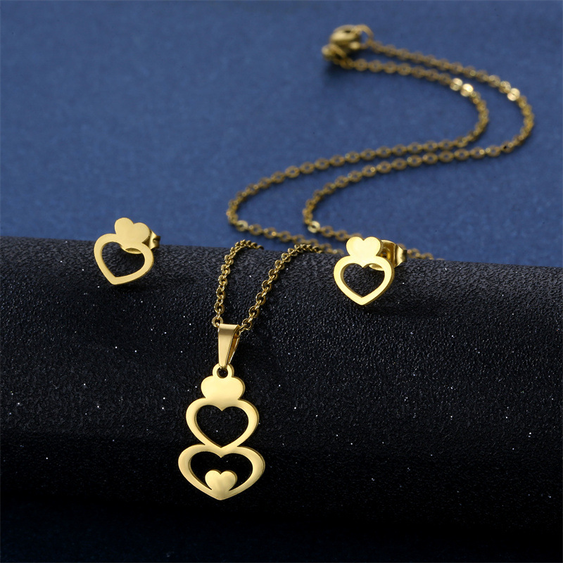Stainless Steel Necklace Ladies' Pendant Wholesale Korean Heart Clavicle Chain Birthday Gift Necklace Earings Set Ornament