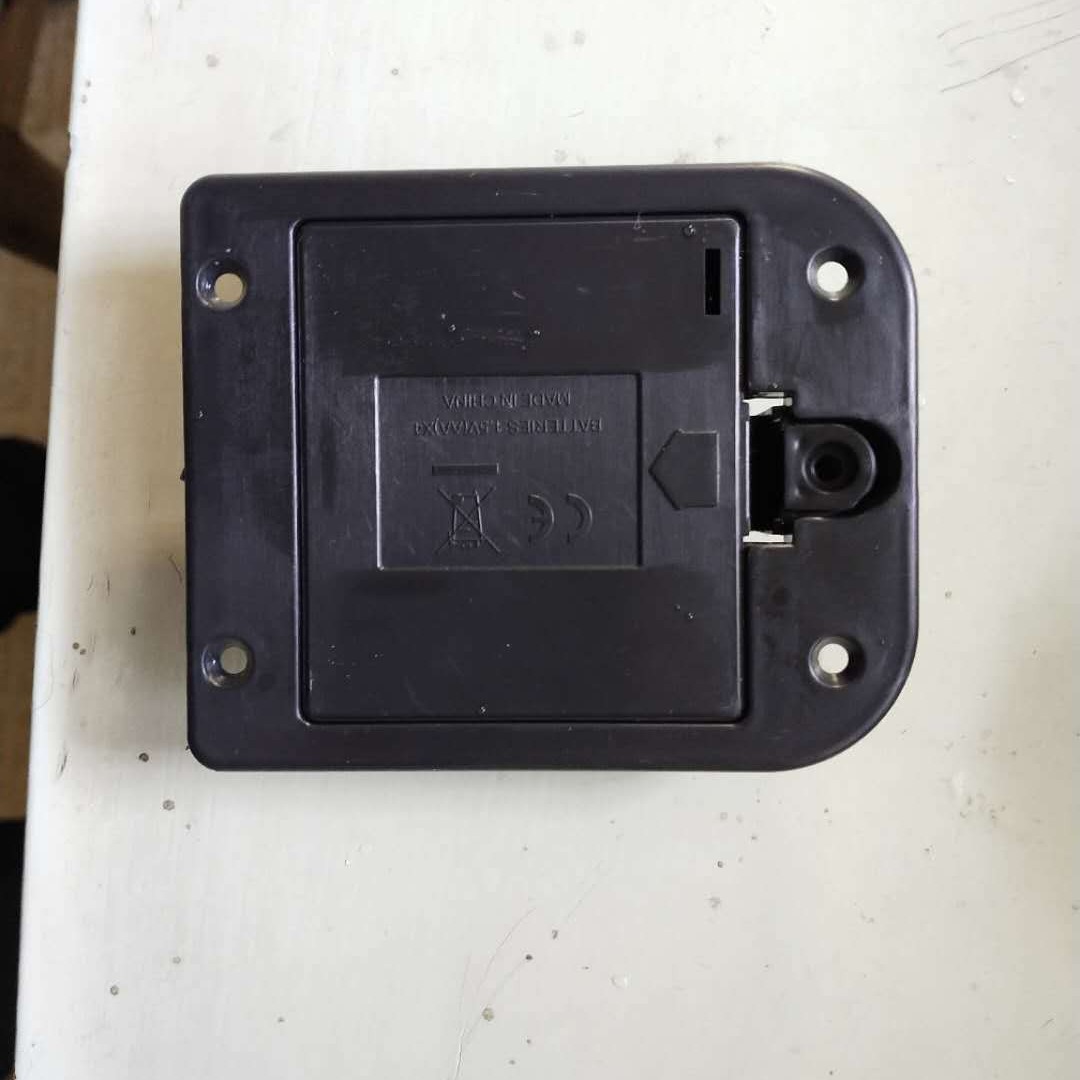 4节5号无开关方形电池盒