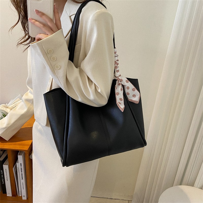 Fashion Simple Tote Bag 2022 Autumn and Winter Xinyang Elegant Ribbon Shoulder Bag Large Capacity Commuter Bag