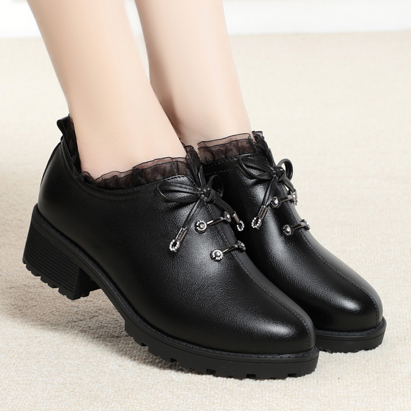 妈妈鞋春秋款2021年新款鞋子深口单鞋软皮软底皮鞋中老年花边女鞋