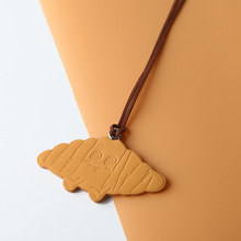 日本代购 lv 路易威登 24年夏季新款 牛皮 条纹logo 钥匙扣包挂饰