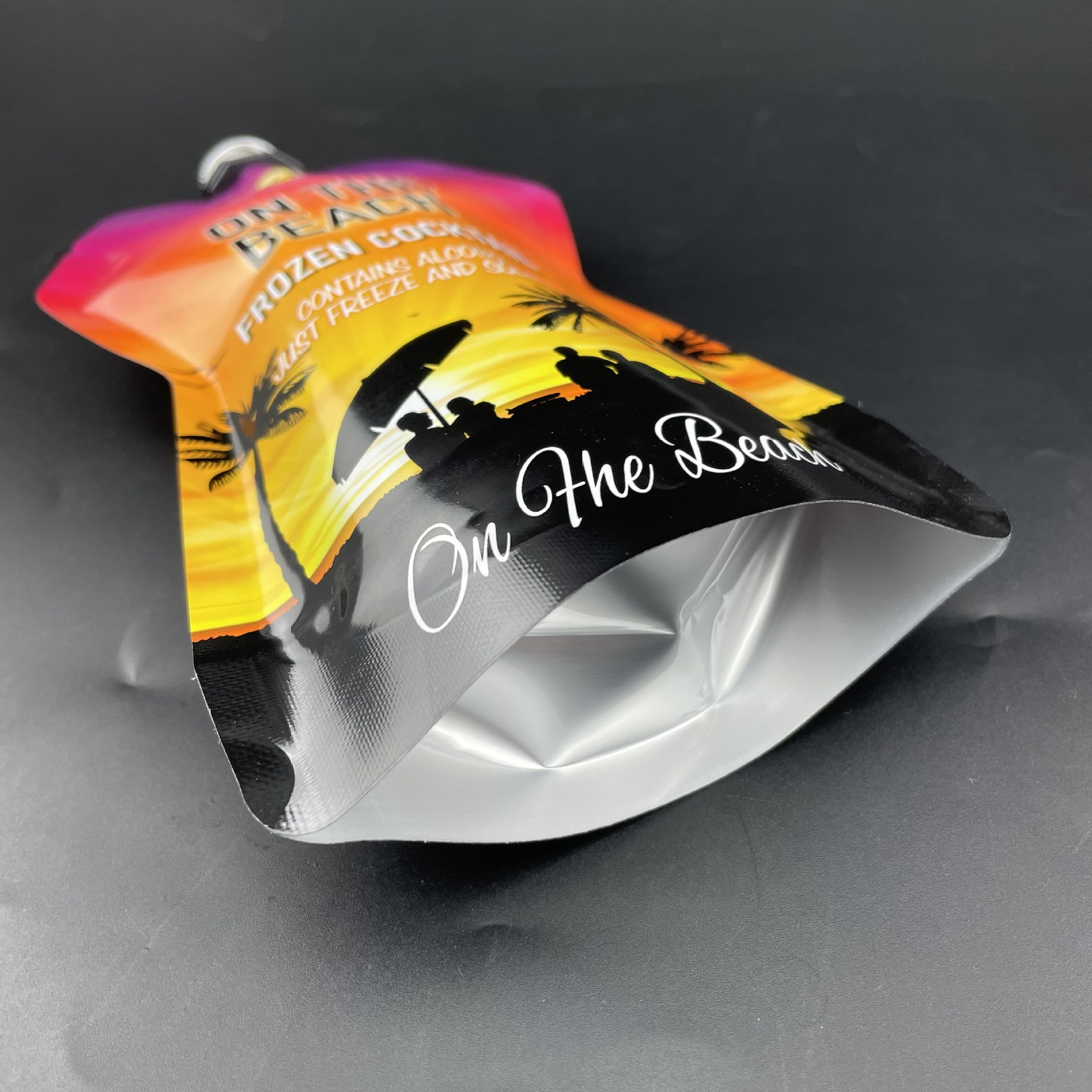 300ml异形设计鸡尾酒吸嘴袋 铝塑复合自立吸嘴袋液体包装小吸嘴袋