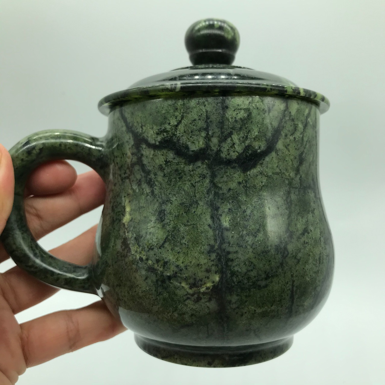 祁连玉蛇纹石玉药王石橄榄绿陨石墨玉藏玉竹节杯夜光杯酒具茶具