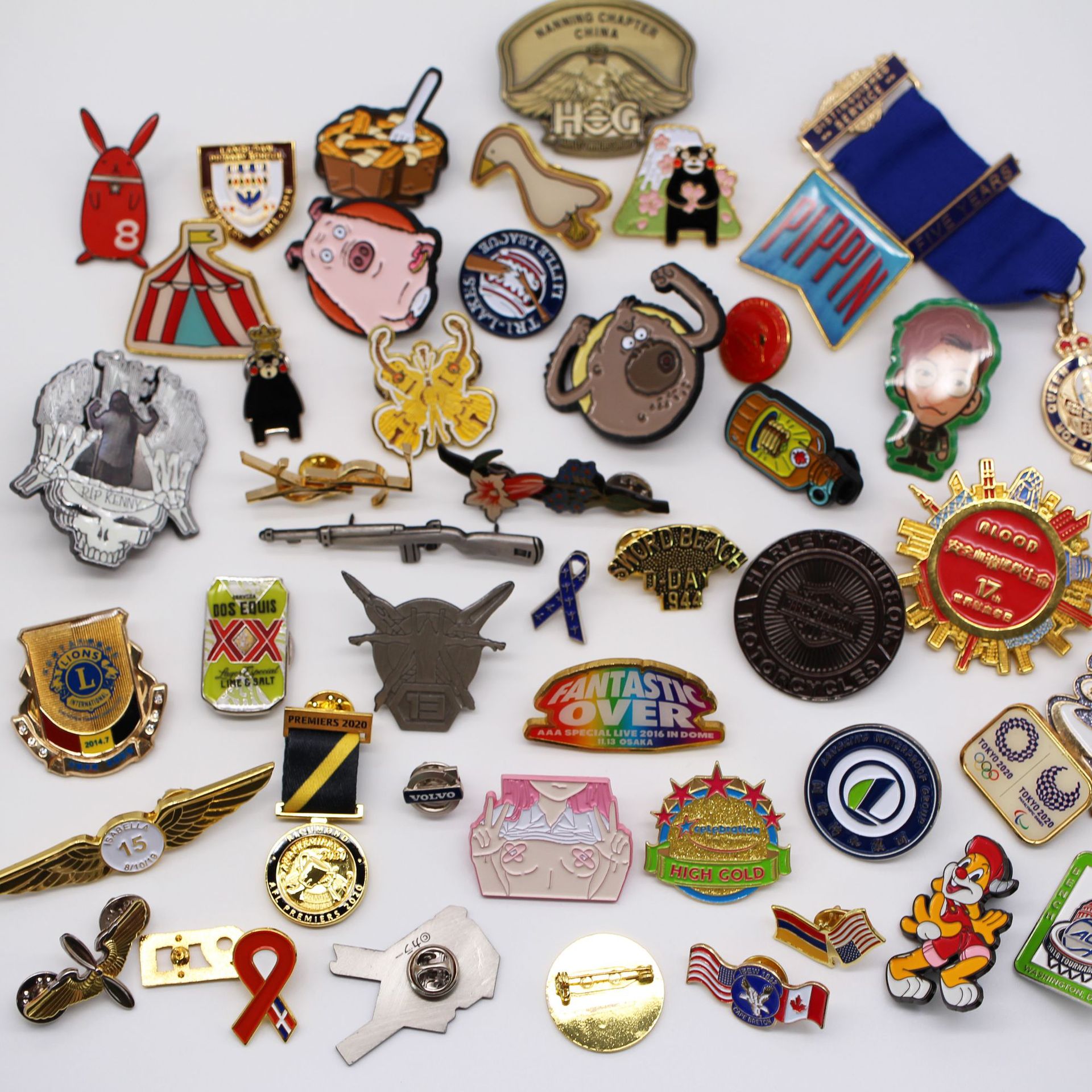 【徽章厂家】金属徽章定制烤漆珐琅徽章定做锌合金别针胸章工号牌