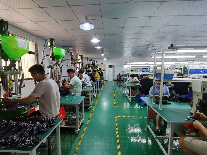 视频展示是否带芯片无芯片 /  e-mark芯片功能pd功能 充电 数据传输