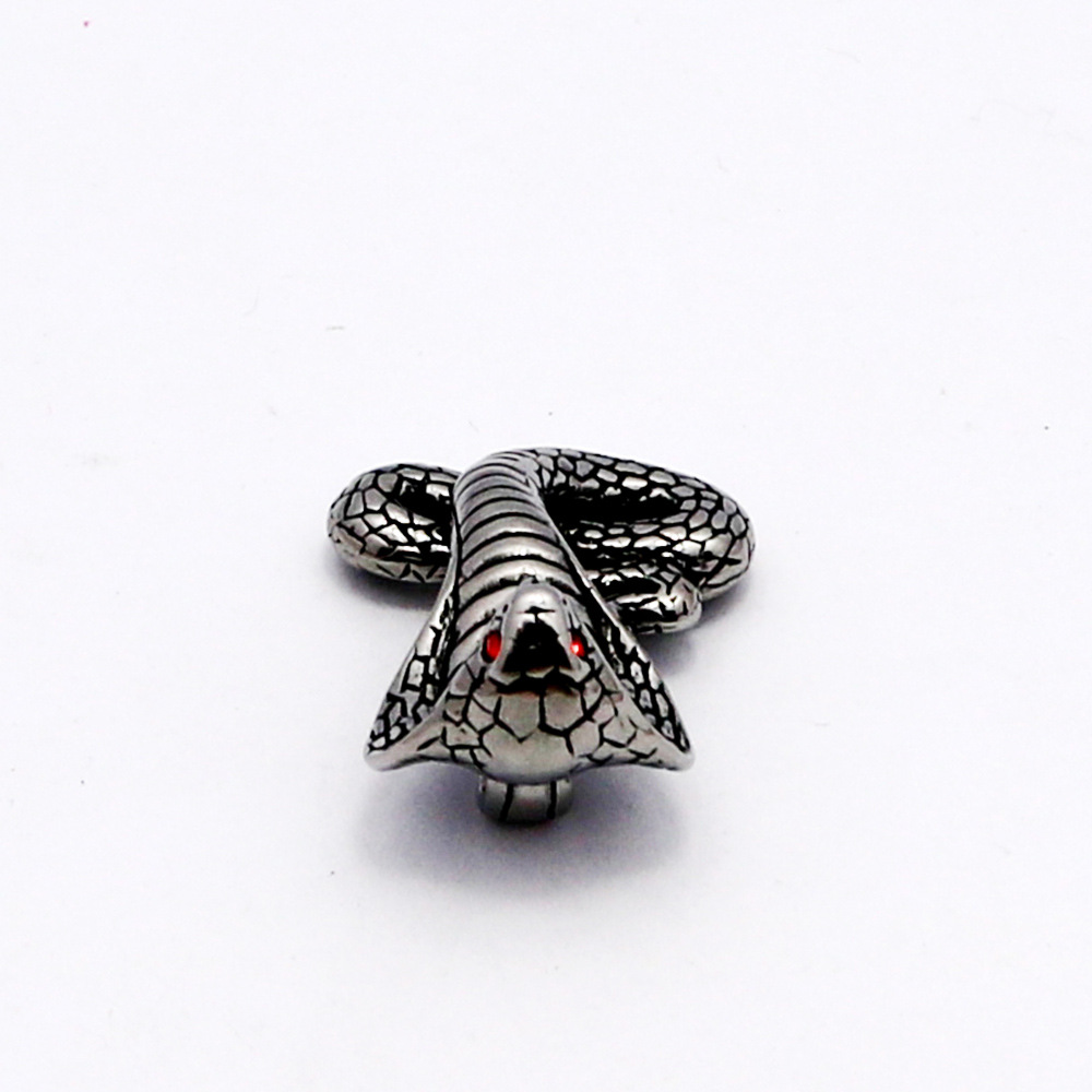 生肖蛇年蛇吊坠项坠 时尚个性男孩女孩超酷眼镜蛇项链挂件批发