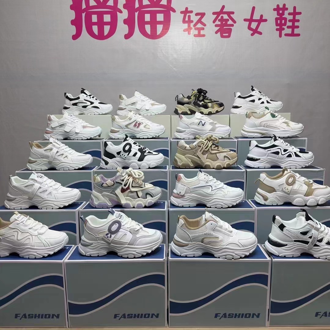 女运动鞋
