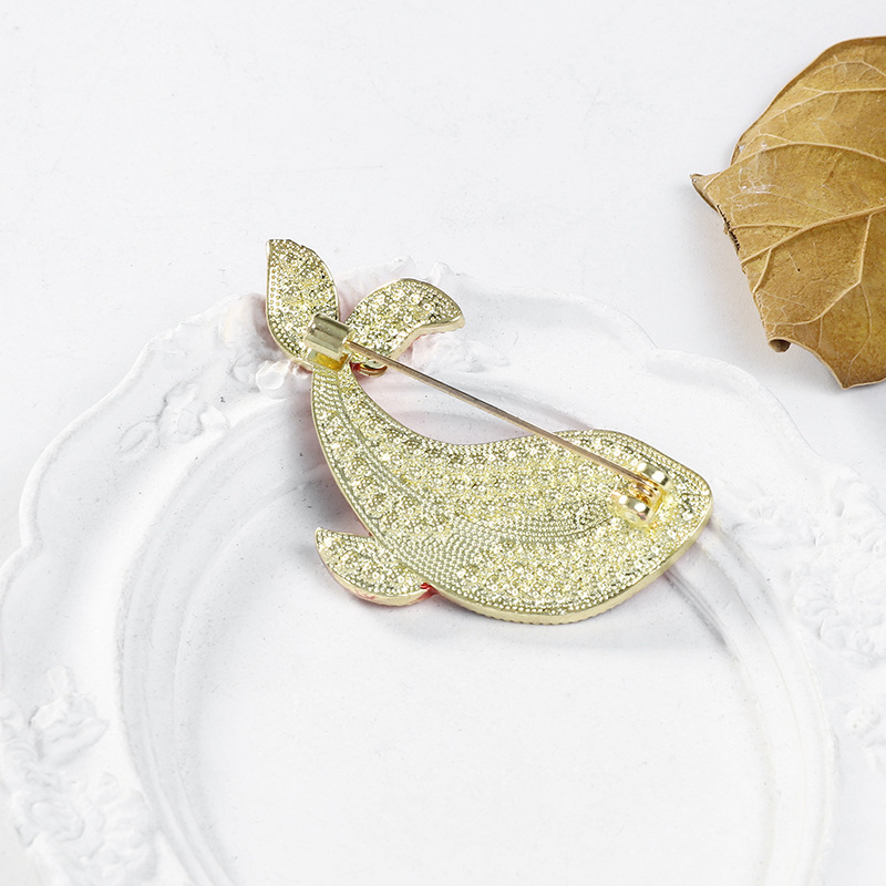 Blue Whale Brooch High-End Female Design Sense Niche Collar Pin Marine Animal Accessories Temperament Suit Corsage Pin