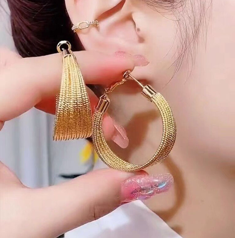 European and American Fashion Exaggerated Golden Earclip Earrings High Sense Female Online Influencer Temperament Multi-Layer Circle Ear Studs Hoop Earrings