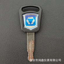 适用徐工挖掘机钥匙XE55 60 75 135 205 215新款通用启动点火钥匙