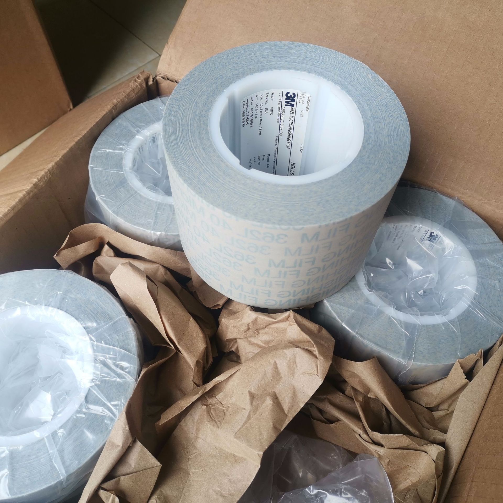 3m362l精密研磨砂纸卷砂带101mm*150ft*76mm精加工薄膜背基砂带