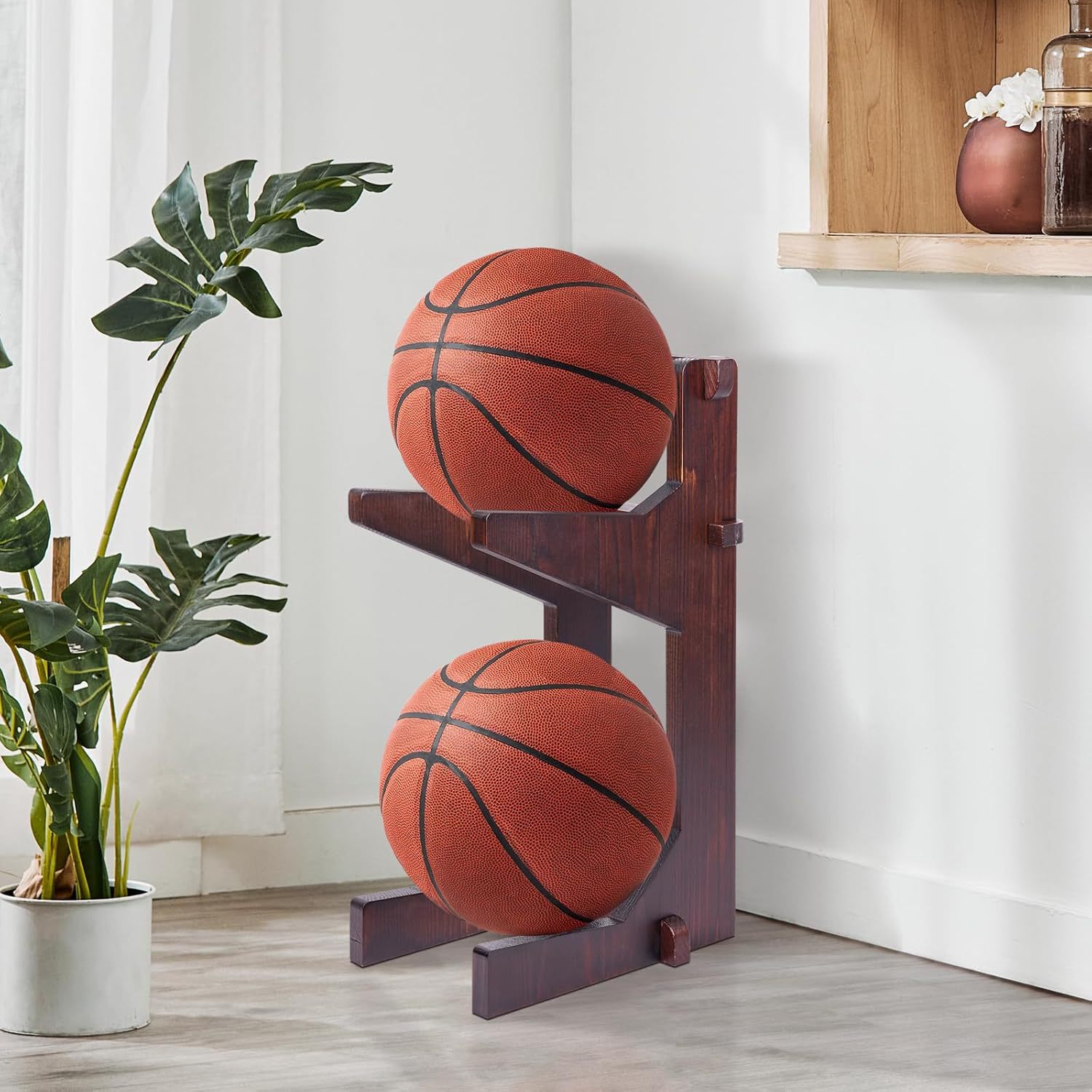 双层木质篮球架简约篮球收纳架幼儿园篮球足球存储架实木置物架