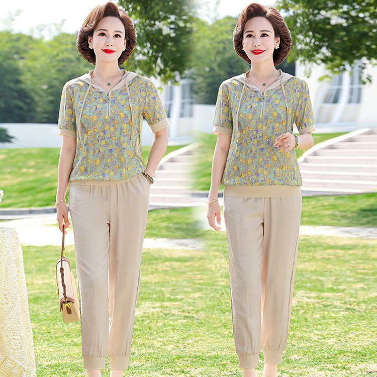 夏装新款洋气短袖t恤中老年女装宽松大码上衣服休闲运动套装实拍中年