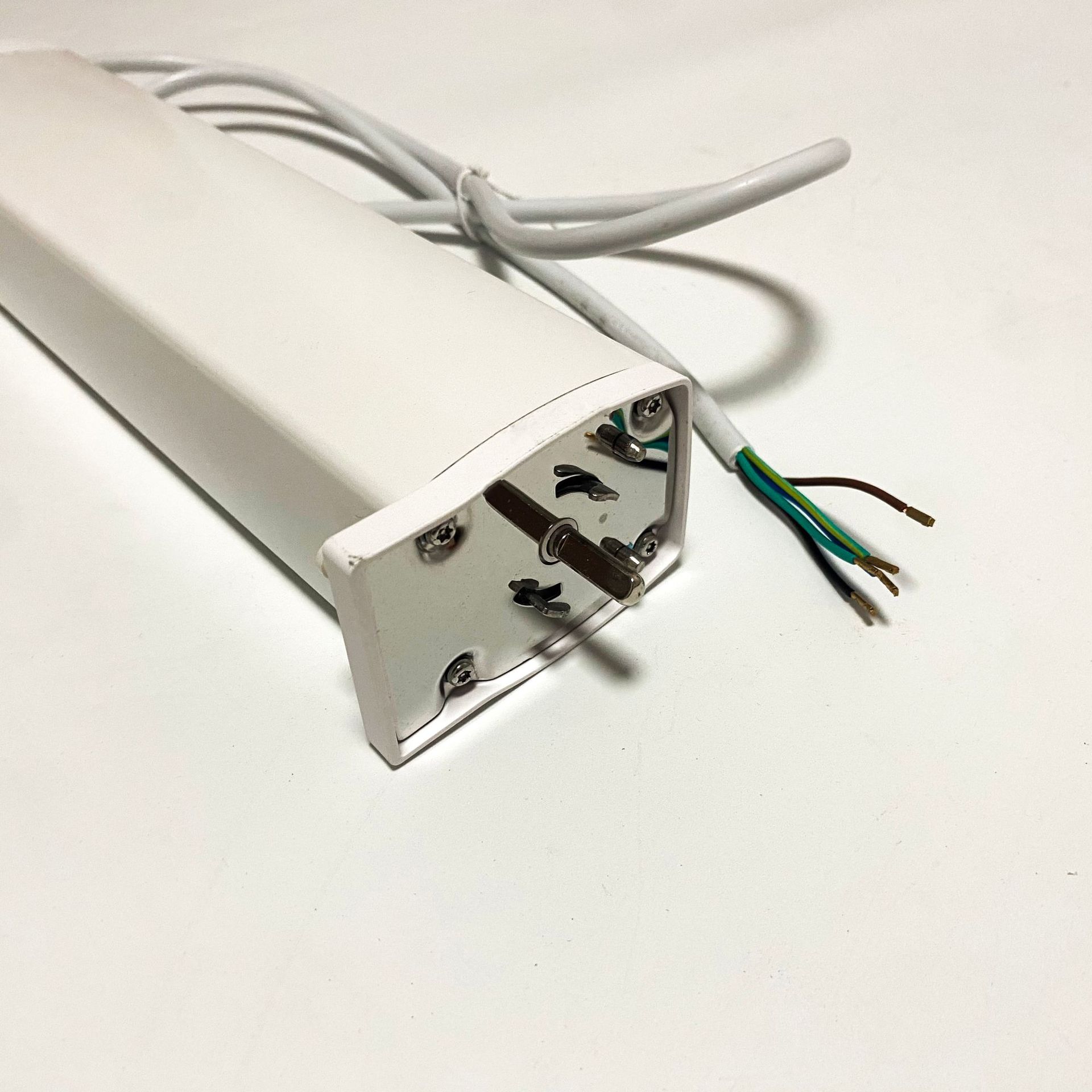 可定制 标准knx智能窗帘82型开合帘电机