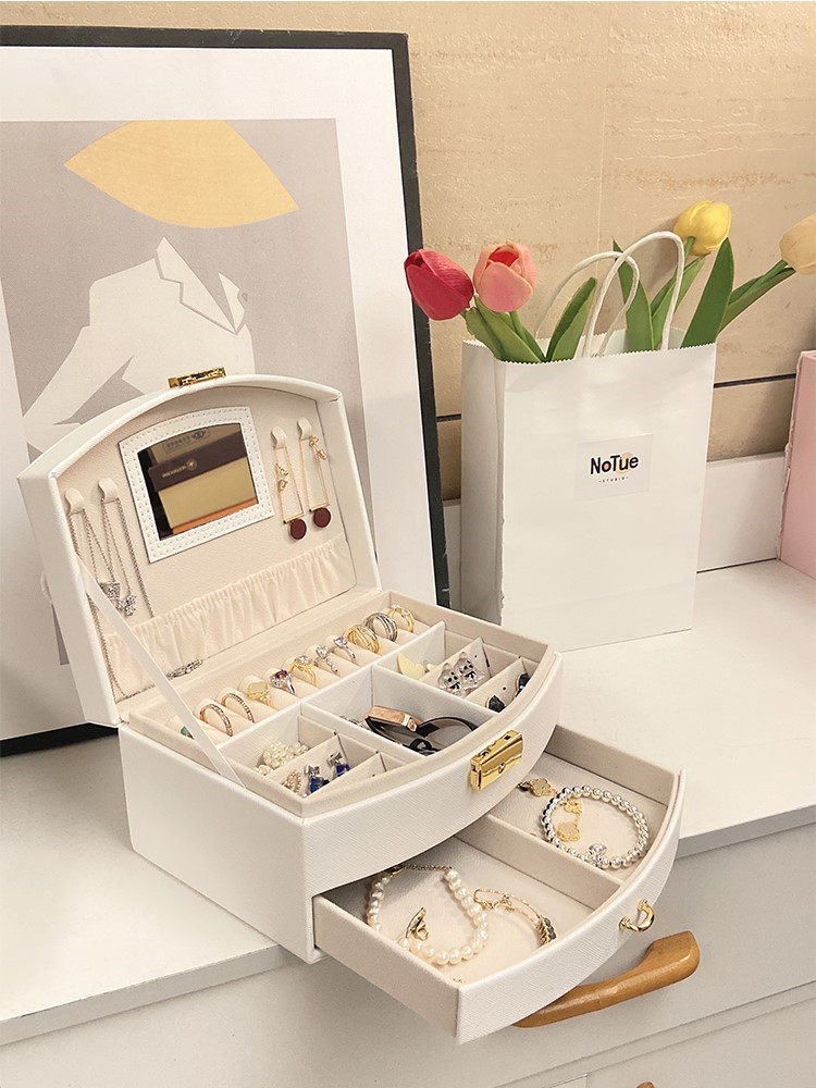 日本代购首饰盒新款女戒指耳钉珠宝盒手饰品首饰收纳盒结婚黄金盒