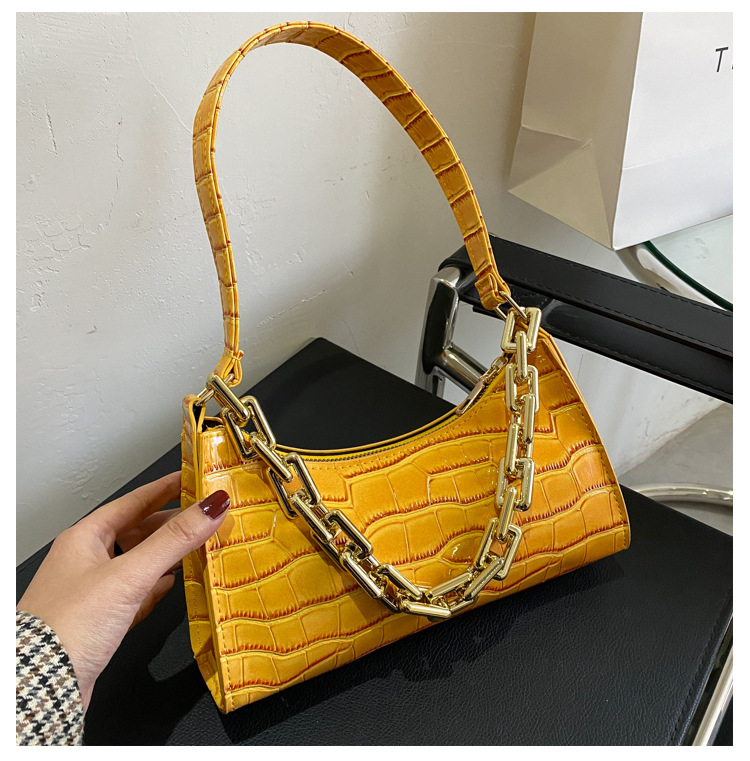 Fashion Women's Bag 2023 Spring New Fashionable Stylish Handbag Light Luxury European and American Leisure Retro Commuter Shoulder Bag