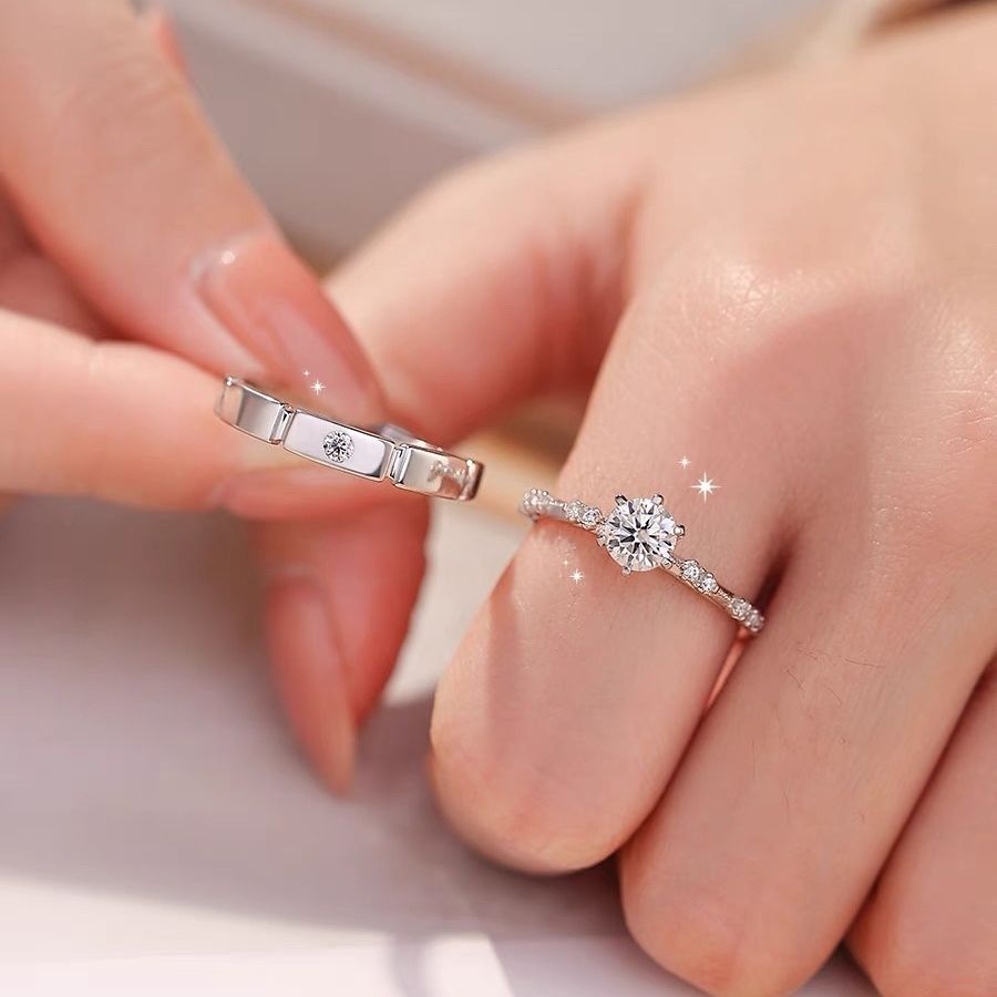 新款仿真莫桑钻戒指男女六爪经典钻戒女情侣对戒结婚礼物一件代发