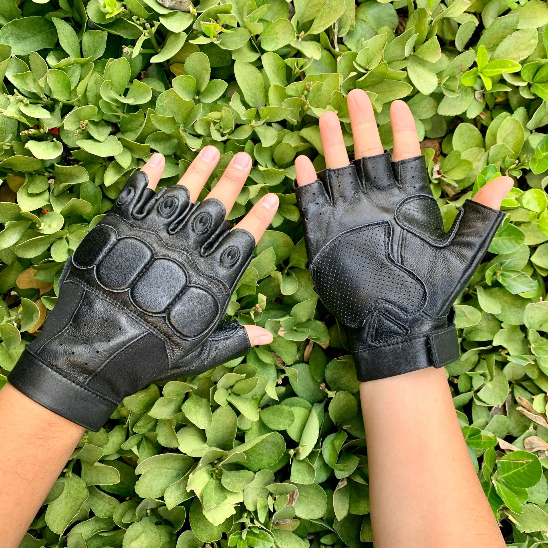 真皮半指战术手套男安保安防巡逻雪豹猎鹰特种兵作战训练配发手套