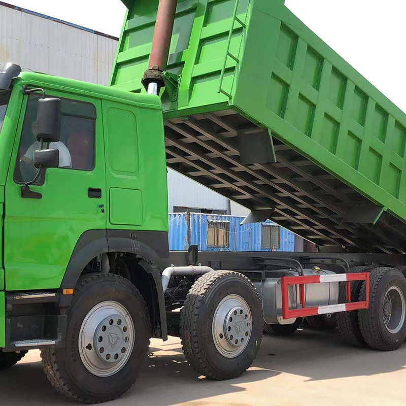 销往非洲豪沃12轮自卸车 双桥渣土车厢货车 375马力隧道用运输车