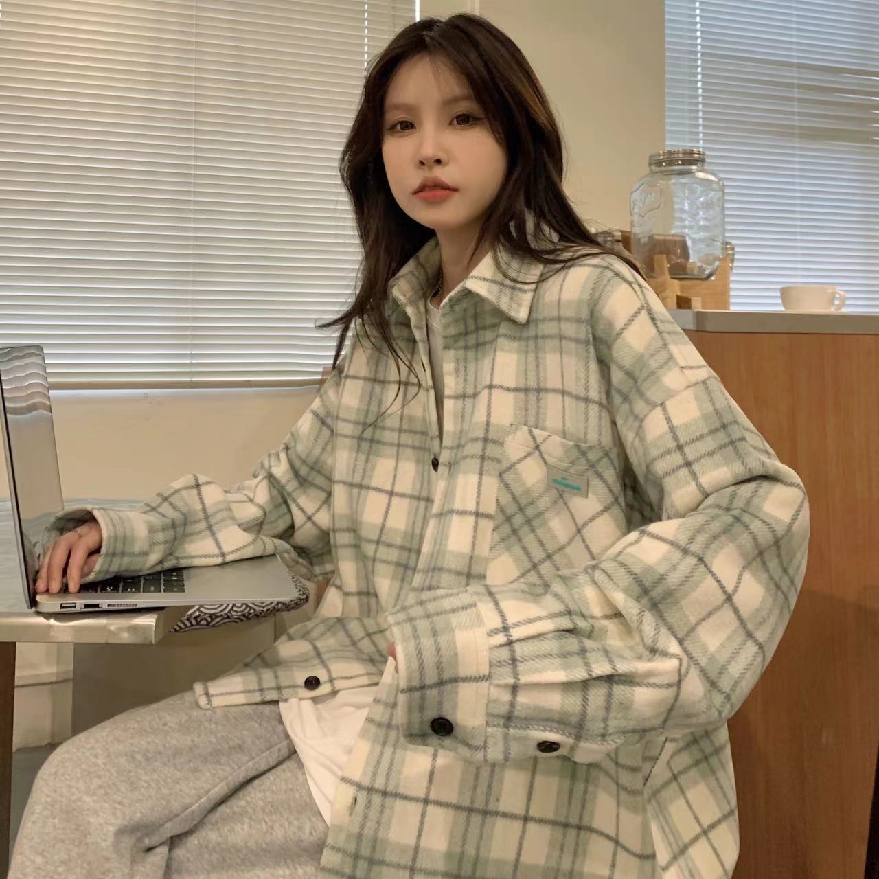绿色格子衬衫女2022年春秋新款韩版宽松ins潮学生百搭长袖衬衣女