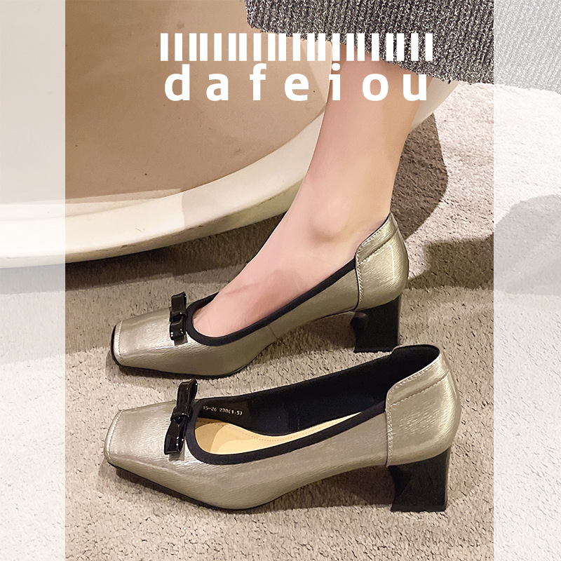 dafeiou法式方头高跟漆皮单鞋女2024年春季新款时尚优雅浅口女鞋