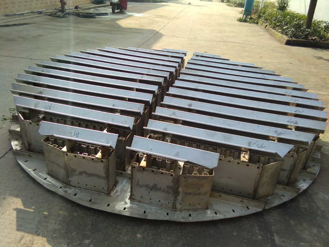 厂家供应塔内件 分布器 槽式液体分布器 槽盘式气液分布器