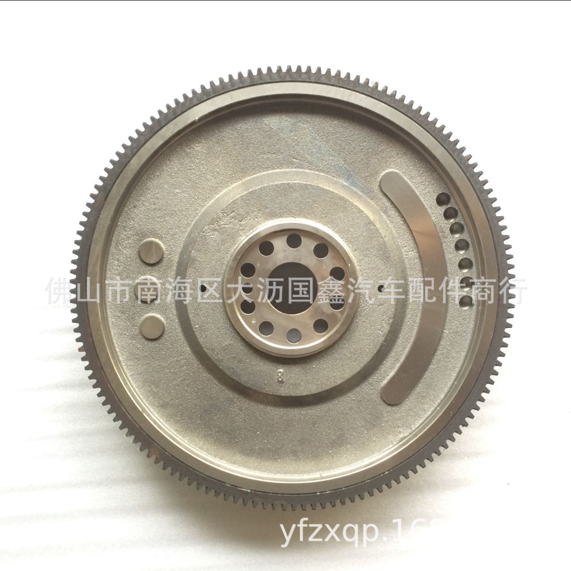 批发适用尼桑rf8发动机飞轮总成 12310-97619 ud nissan 汽车配件