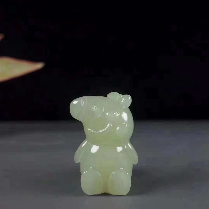 玉器工艺品天然新疆和田玉青海料晴水色小猪佩奇生肖猪吊坠男女款