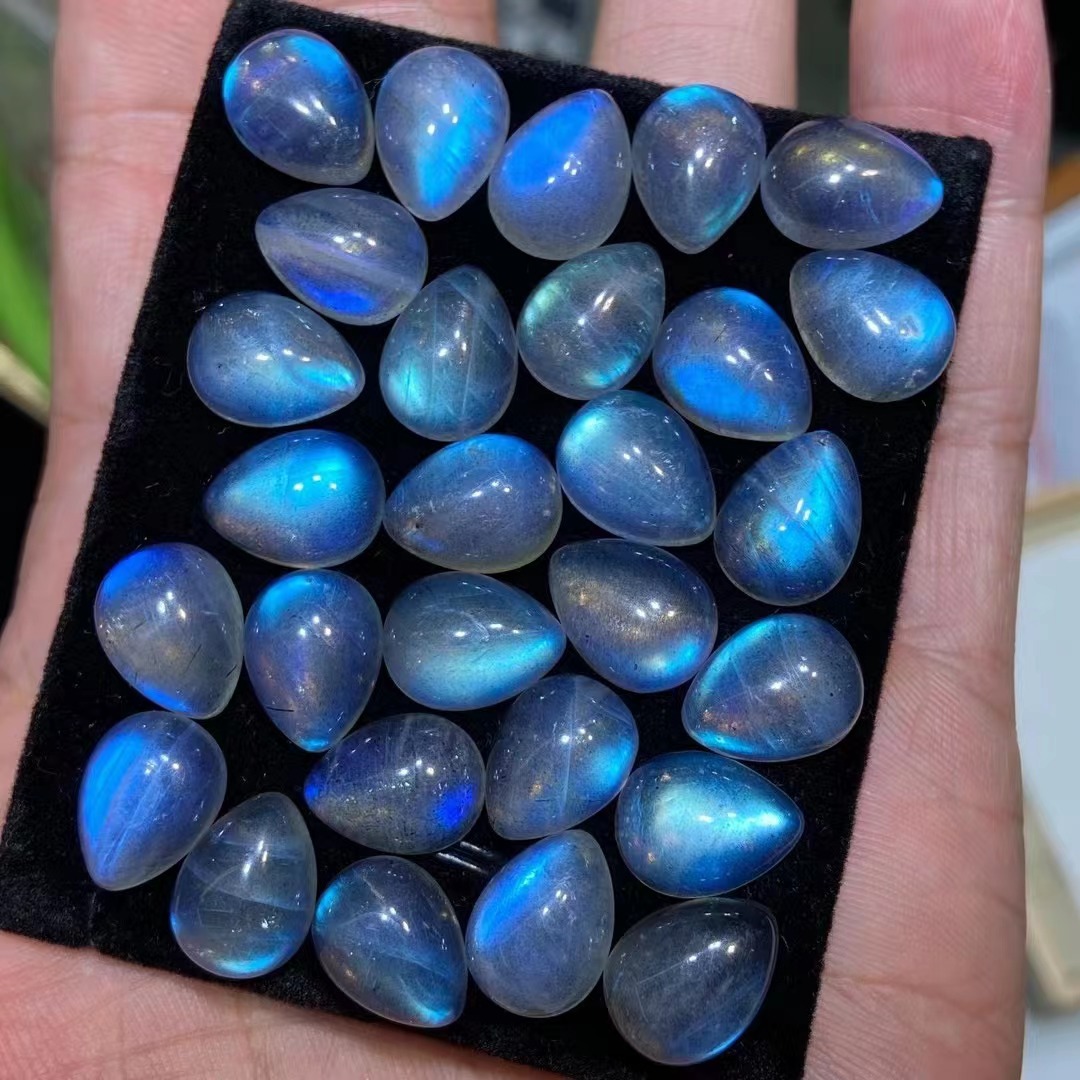 天然拉长石闪光石蓝光水滴型裸石光面平底强蓝光晶体直播货源批发
