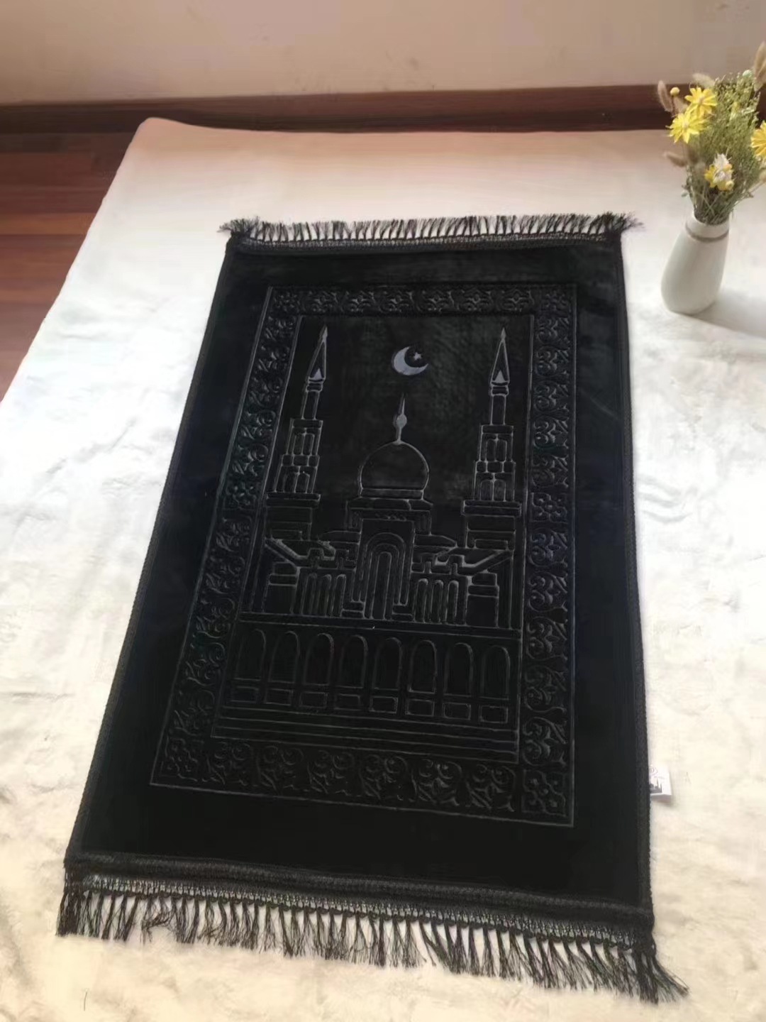 Factory Direct Sales Carpet Small Size Plain Tassel Spot Embossed Prayer Mat Carpet Non-Slip Export Foreign Trade Wholesale