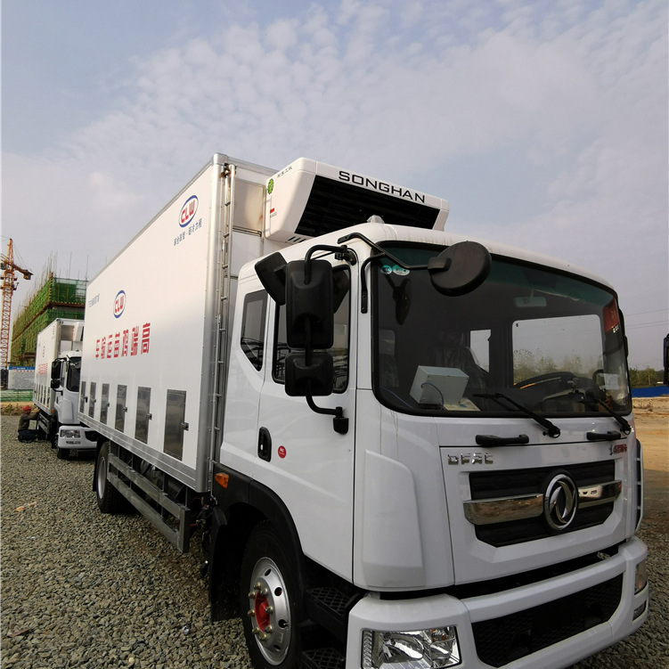 国六五十铃 东风天锦/d9畜禽运输车 保温拉猪车 鸡苗鸭苗运输车