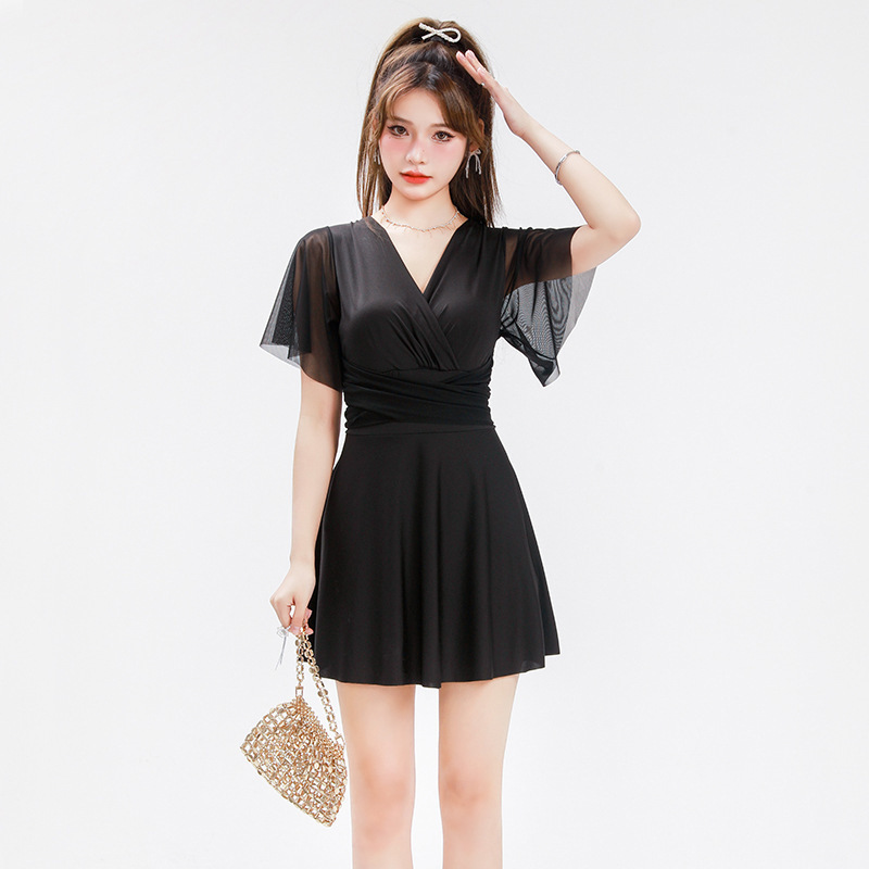 新款成人女士连体泳衣保守加大码遮肚学生款泡温泉短袖防晒游泳装