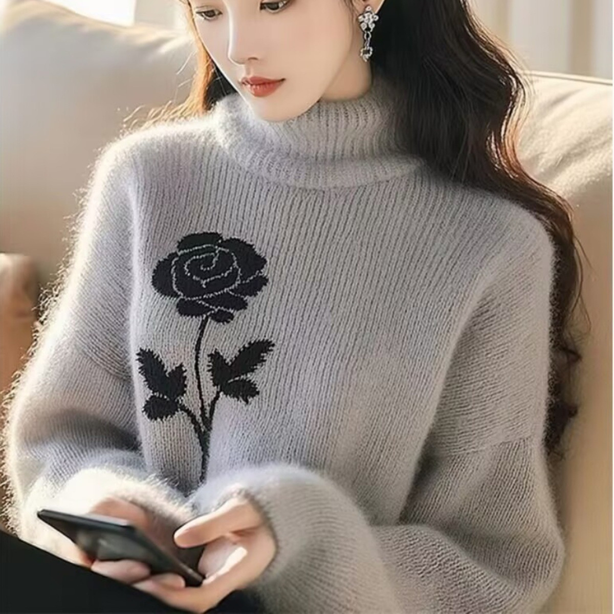 灰色花朵刺绣软糯高领针织衫毛衣女秋冬新款马海毛打底衫保暖上衣