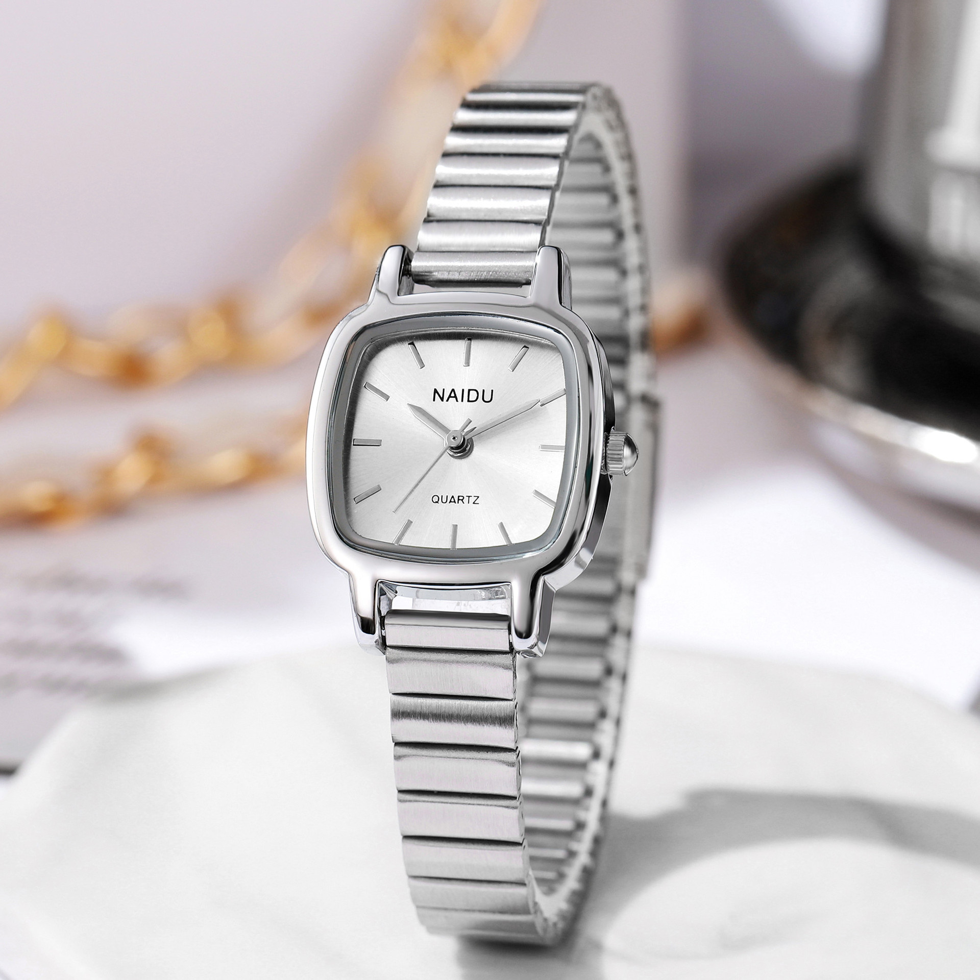 小众简约高级感白领冷淡风法国ins学生钢带女士手表跨境批发代发