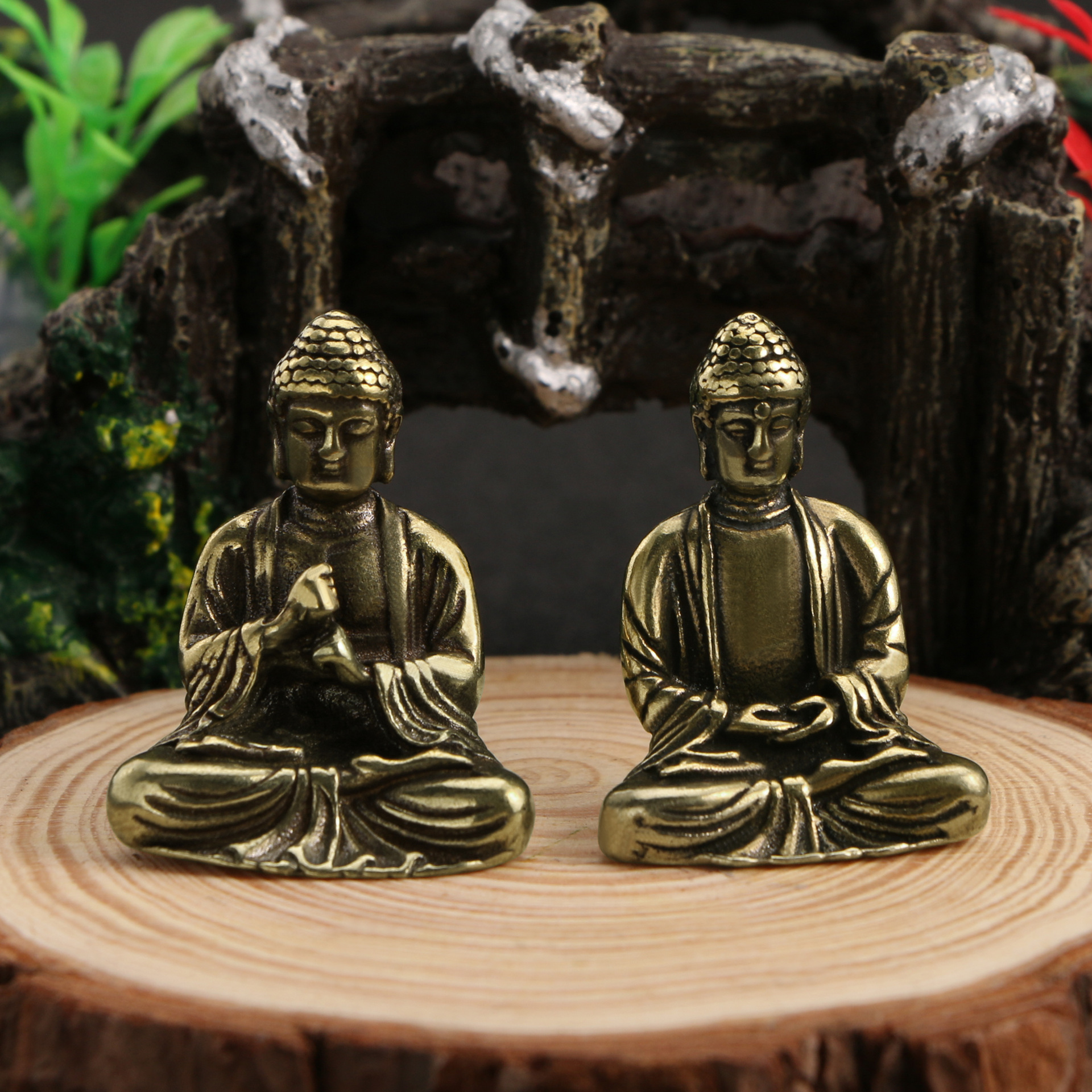 精致古铜佛像摆件小号家居释迦摩尼汽车黄铜摆件如来佛祖铜像批发