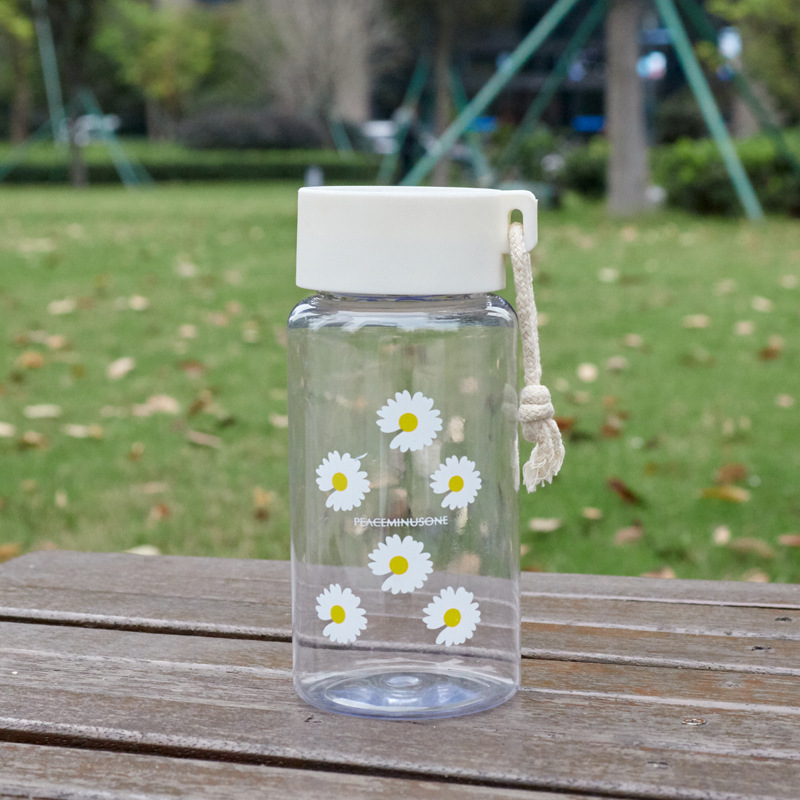 New Little Daisy Printing Frosted Plastic Cup Large Capacity Portable and Cute Hand-Held Water Cup Good-looking Tumbler