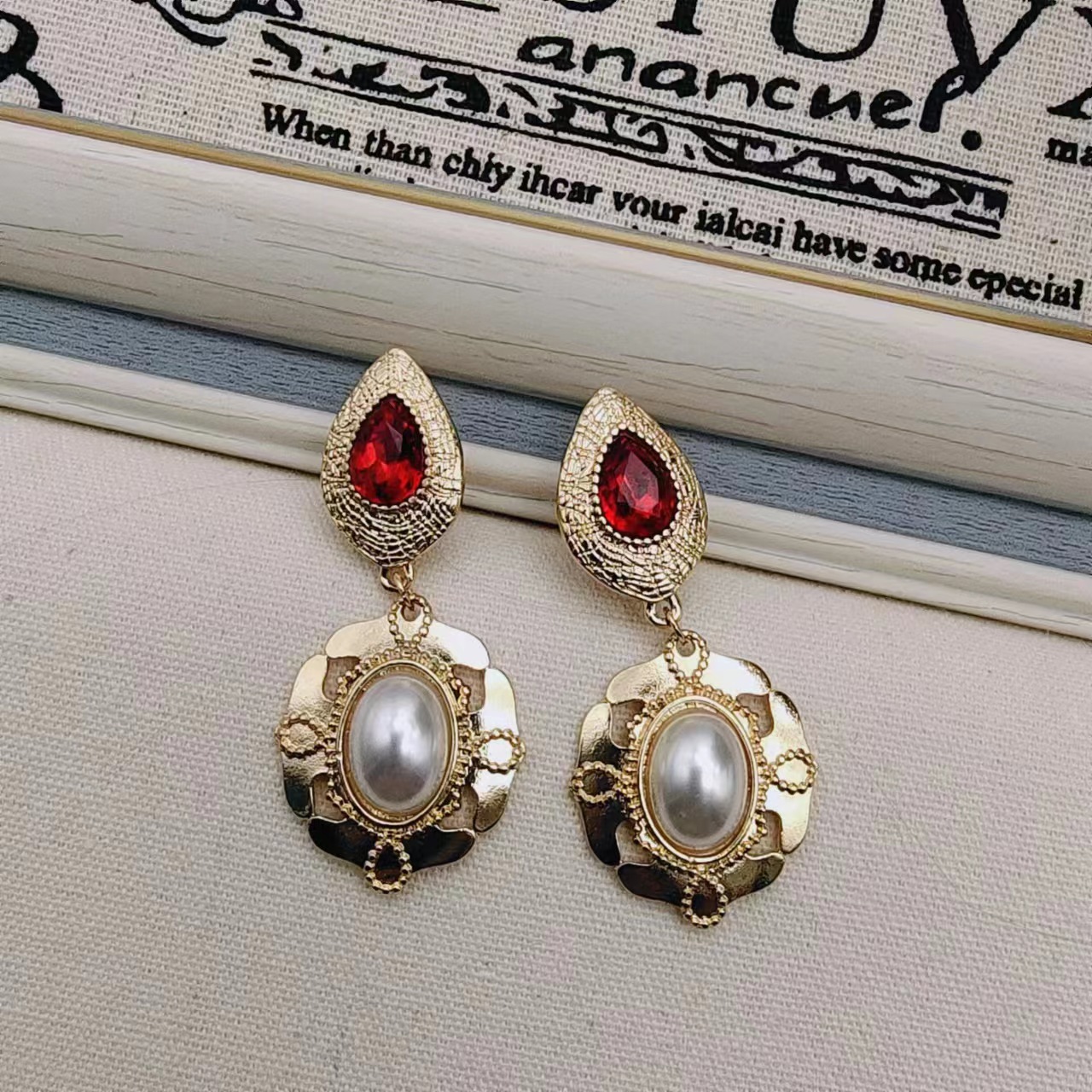 欧美耳饰中古vintage高贵优雅耳环复古素金珍珠镶嵌吊坠耳钉银针