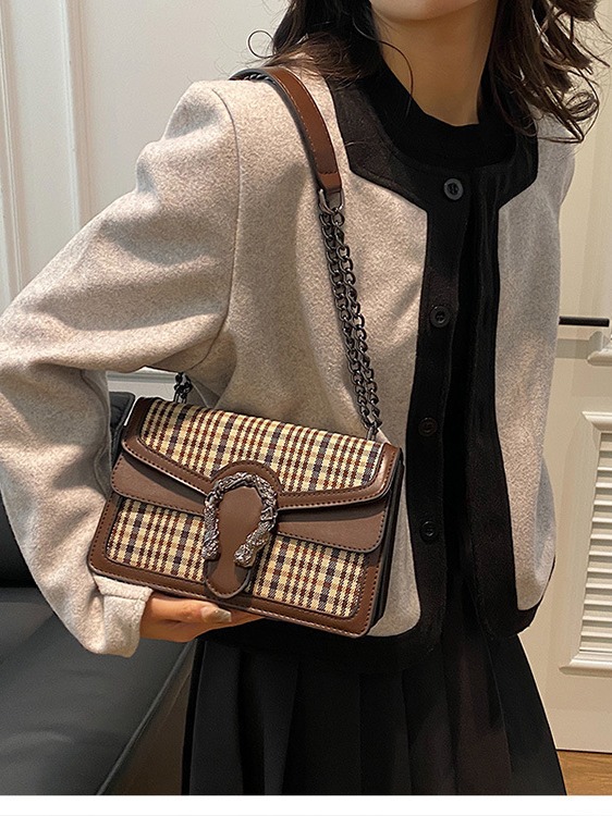 Cross-Border Bag Women's 2023 New Fashion Chain Messenger Bag Plaid All-Match Niche Shoulder Wine God Women's Bag