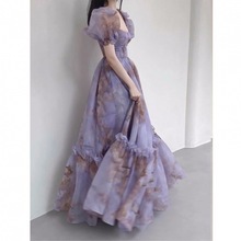 新款复古印花长款连衣裙露背泡泡袖紫色大摆裙在逃公主